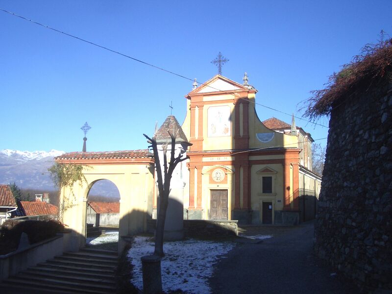 Файл:Magnano Parrocchiale.JPG