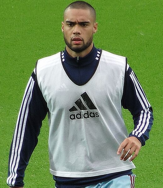 Файл:Winston Reid in September 2014.JPG