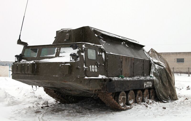 Файл:9S457 self-propelled command post.jpg