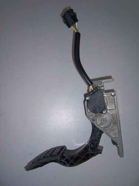 Файл:Accelerator pedal EDC.JPG