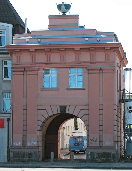 Файл:Rostock Mönchentor.jpg