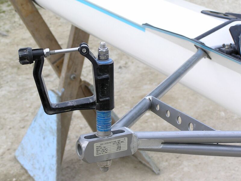 Файл:Rowing Sport Oarlock.jpg
