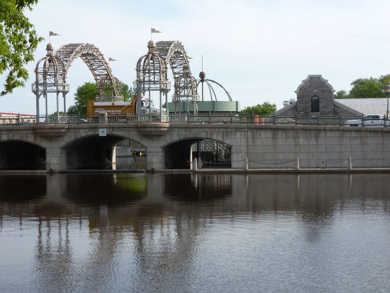 Файл:Reflected Bridge.jpg