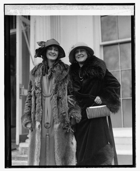 Файл:Ruth and Augusta Malcomson.jpg