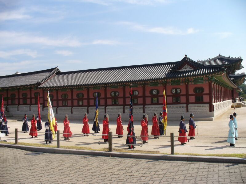Файл:Changingoftheguard1.JPG