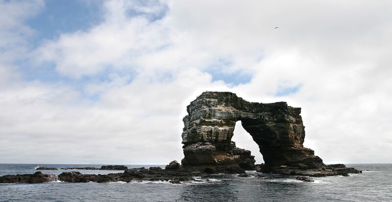 Файл:Darwins Arch, Galapagos.jpg