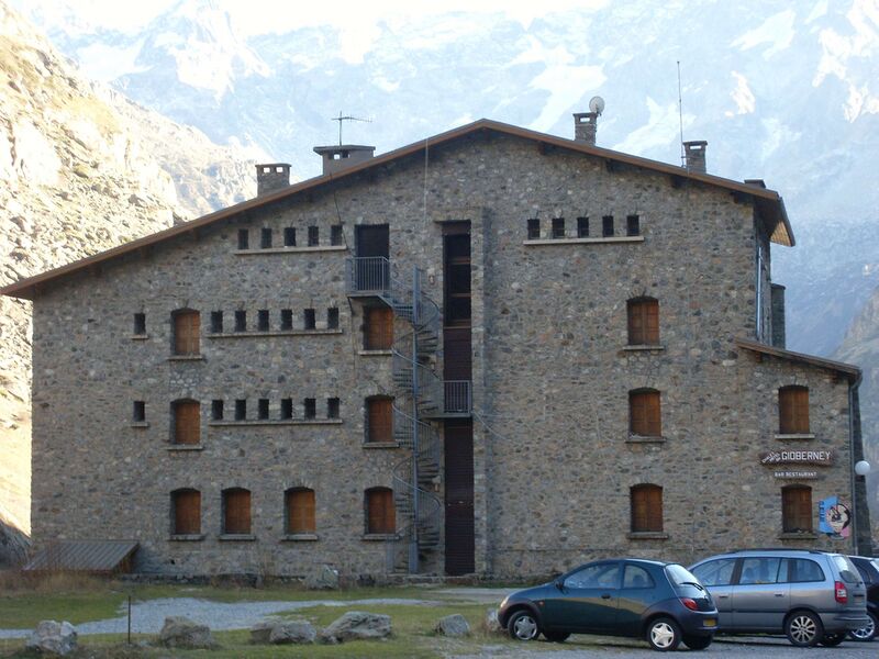 Файл:Refuge du gioberney.JPG