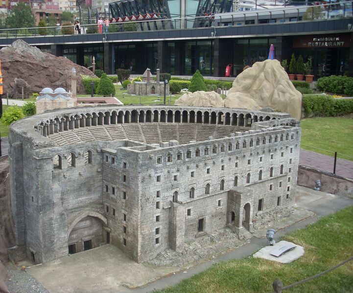 Файл:Miniaturk Aspendos.JPG
