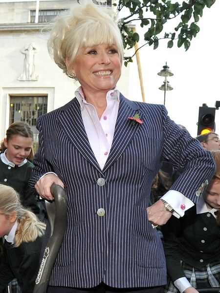 Файл:Barbara Windsor Maryebone Tree.JPG
