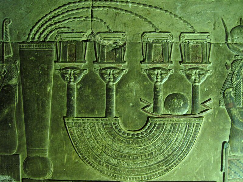 Файл:Dendera Krypta 12.JPG