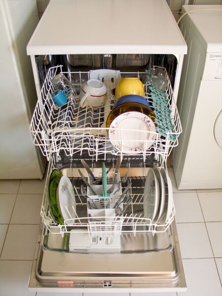 Файл:Dishwasher open for loading.jpg
