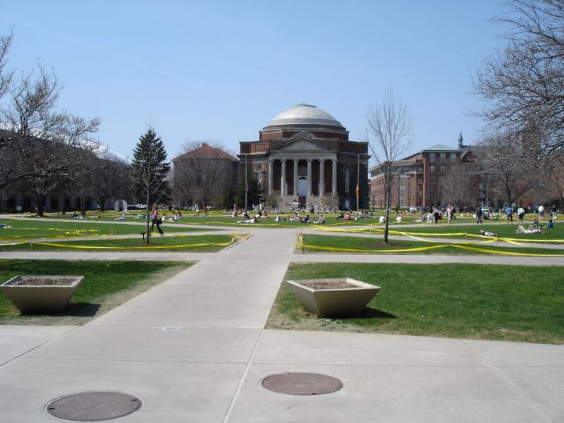 Файл:Syracuse U Quad Spring 2005.jpg