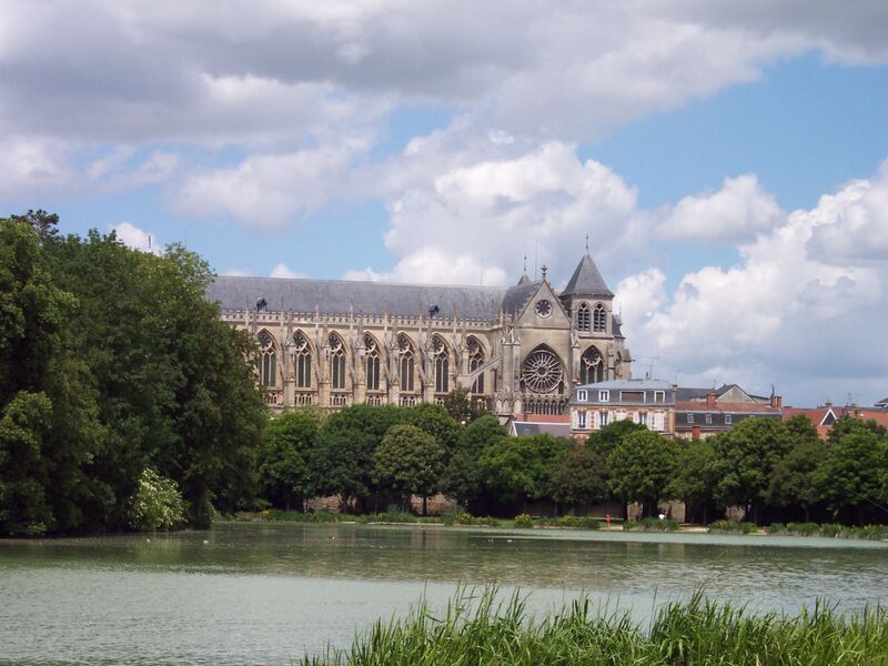 Файл:Cathédrale de Châlons en Champagne.JPG
