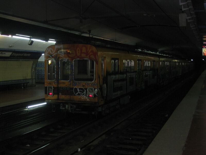Файл:Buenos Aires Subte C 2.JPG