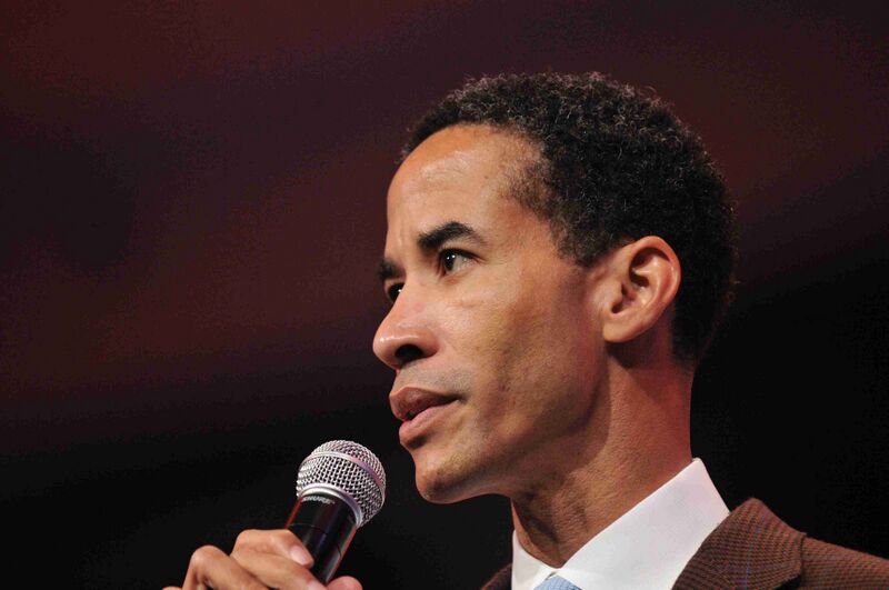 Файл:Charles Phillips makes the introductions.jpg