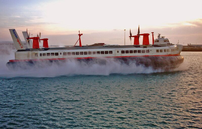 Файл:SRN4 Hovercraft Mountbatten Class.jpg