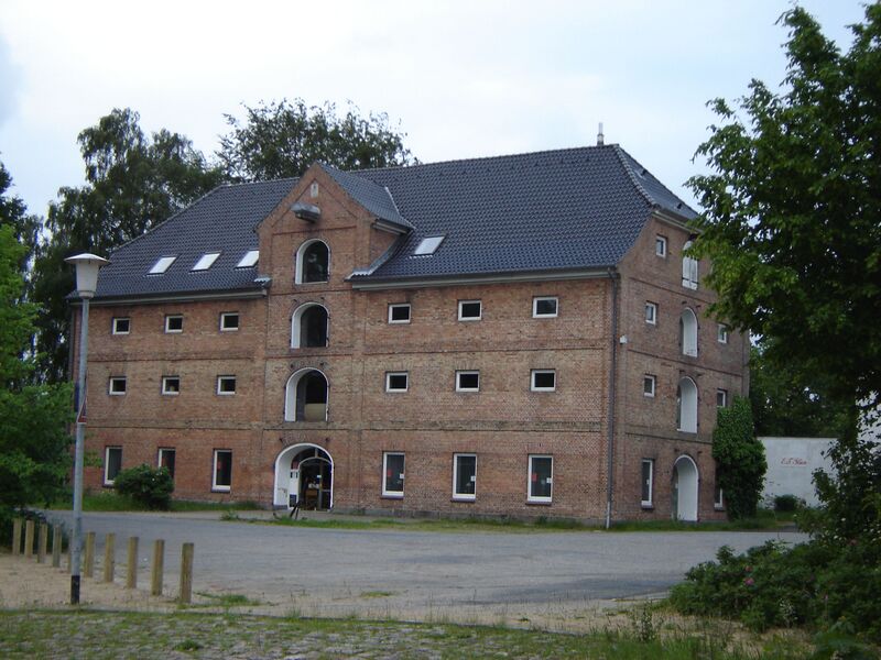 Файл:Rendsburg packhaus.JPG