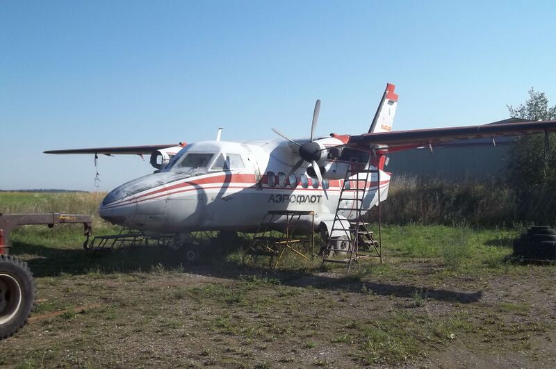 Файл:Let L-410 Turbolet.JPG