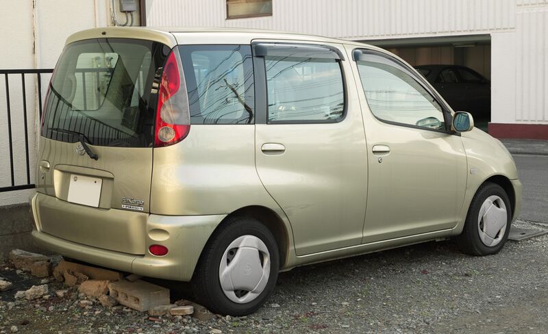 Файл:Toyota Fun Cargo 004.JPG