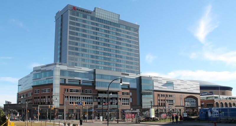 Файл:HarborCenter Dec2015.JPG
