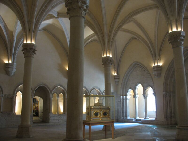 Файл:Reims Musée Saint-Rémi.jpg