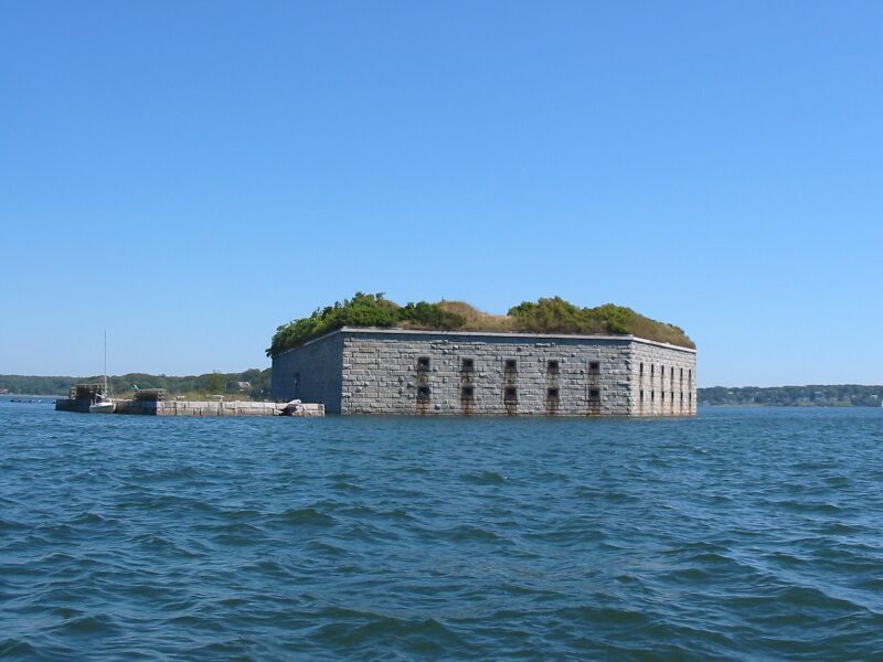Файл:FortGorges904FromChannel.JPG