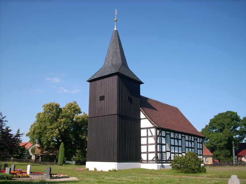 Файл:Blunoer Kirche 1.JPG