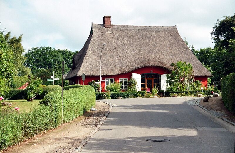 Файл:Lutterbek, Reetdachhaus.jpg