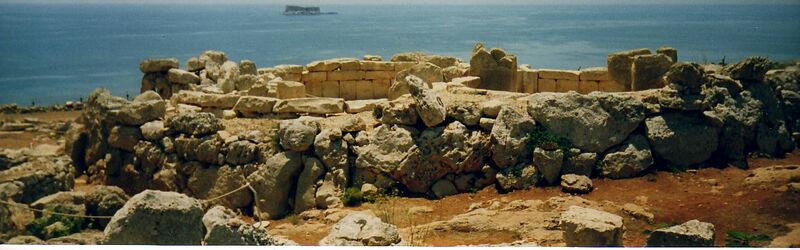 Файл:Malta Temple.JPG