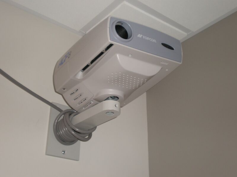 Файл:Topcon ACP 8 projector.JPG
