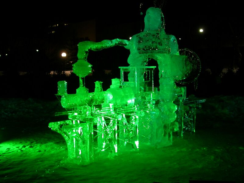 Файл:Winterlude Ice Train.JPG