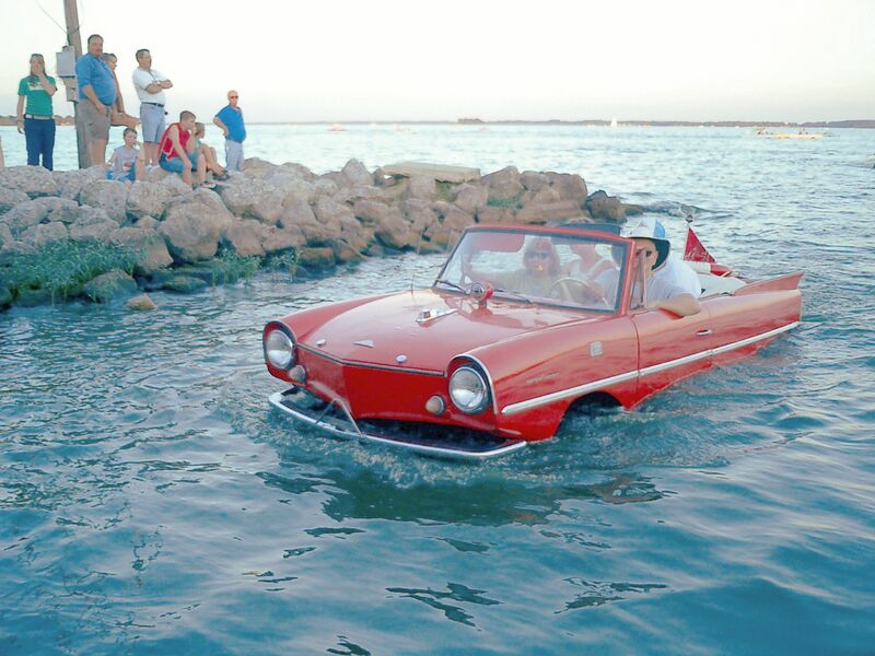 Файл:Amphicar red.JPG