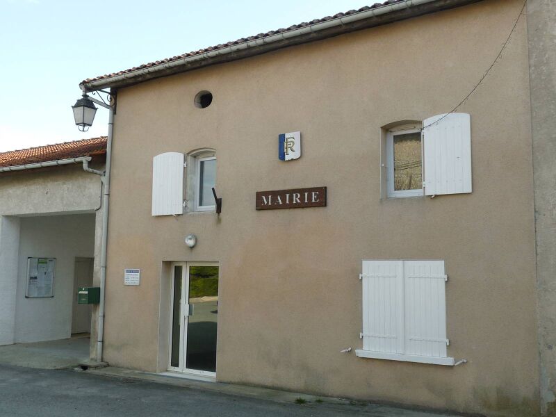Файл:Rouffiac mairie.JPG