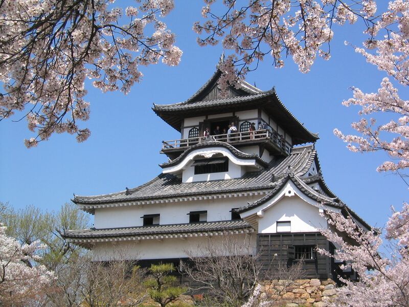 Файл:Castle in Inuyama.JPG