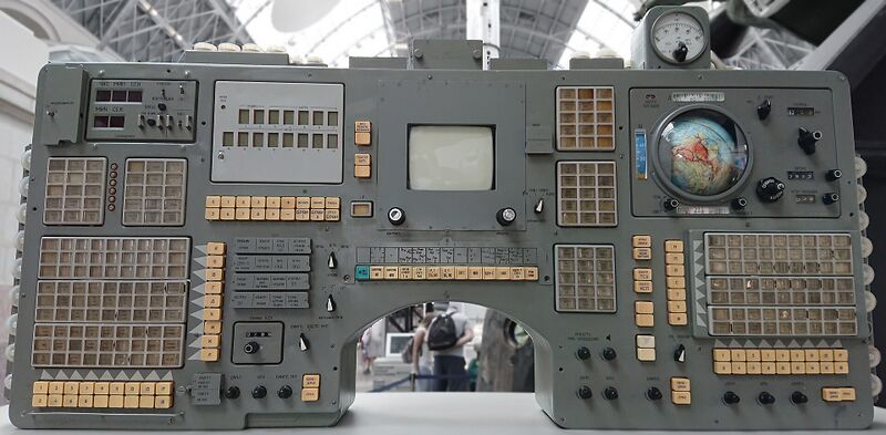 Файл:Control panel Soyuz 7K-VI.jpg