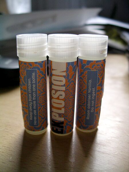 Файл:Bottle with methylone aka explosion.jpg