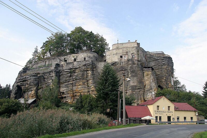 Файл:Hrad Sloup v Čechách1.jpg