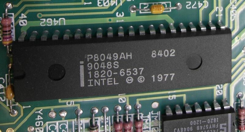 Файл:Intel 8049 Microcontroller.jpg