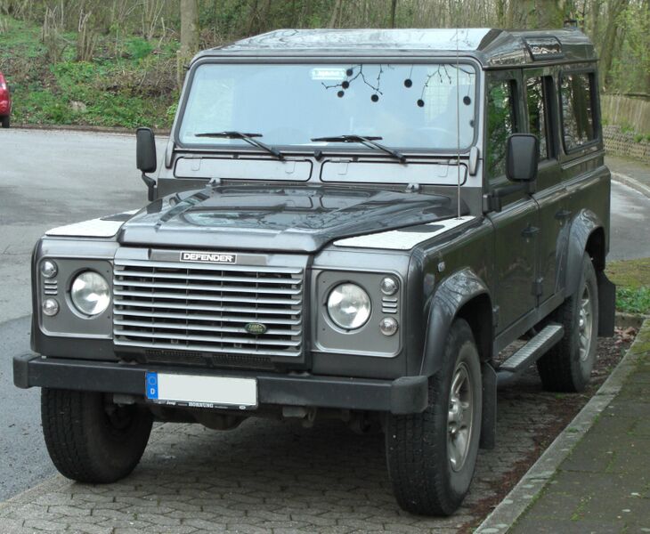 Файл:Land Rover Defender front.jpg