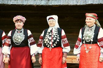 Национальная одежда женщин сету
