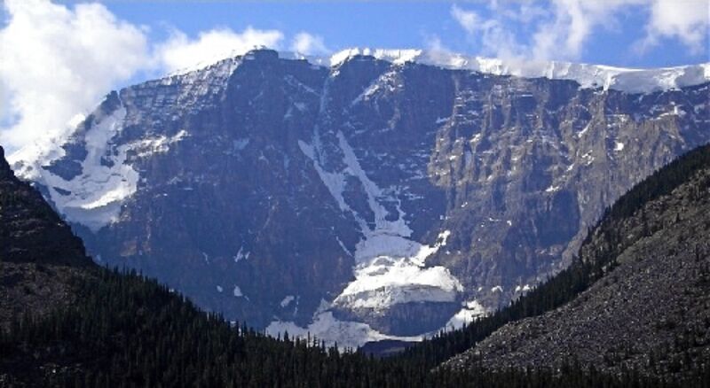 Файл:Mount Kitchener north face.jpg