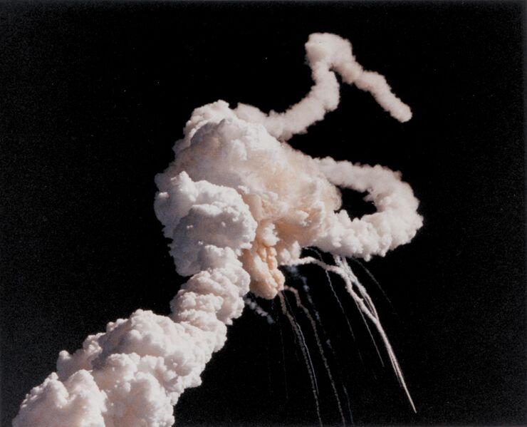 Файл:Challenger explosion.jpg