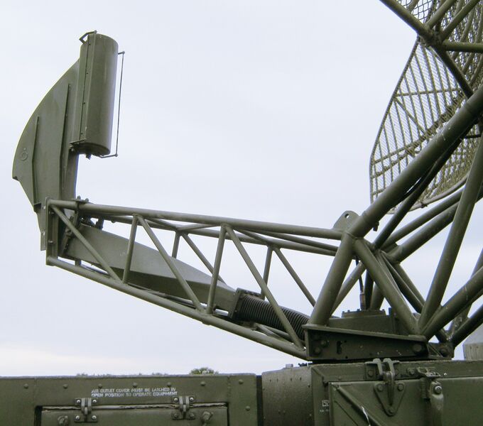 Файл:Radar waveguide.JPG