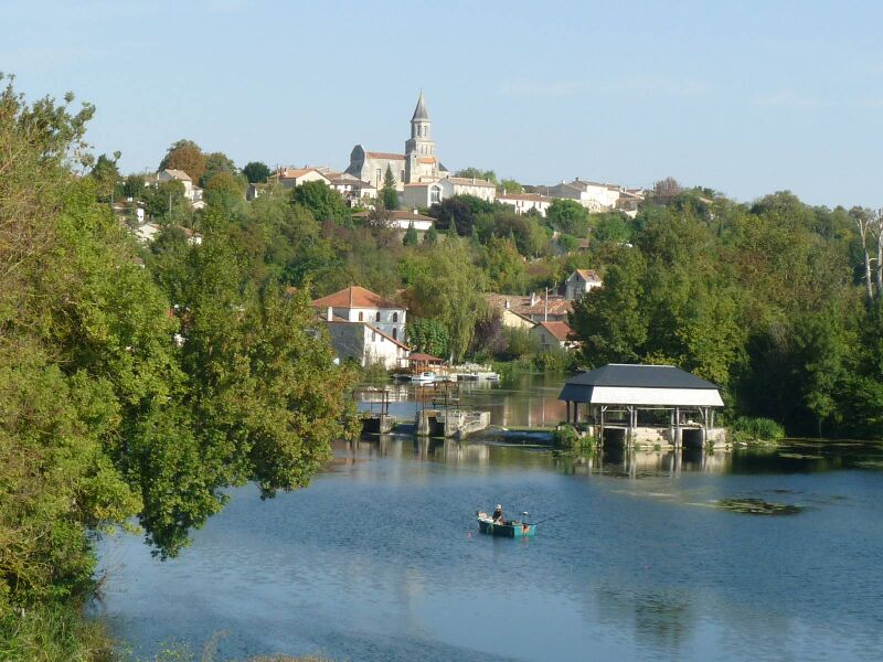 Файл:Stsimeux charente1.JPG
