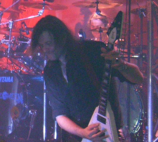 Файл:Michael live.JPG