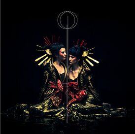 Обложка альбома the GazettE «Division» (2012)