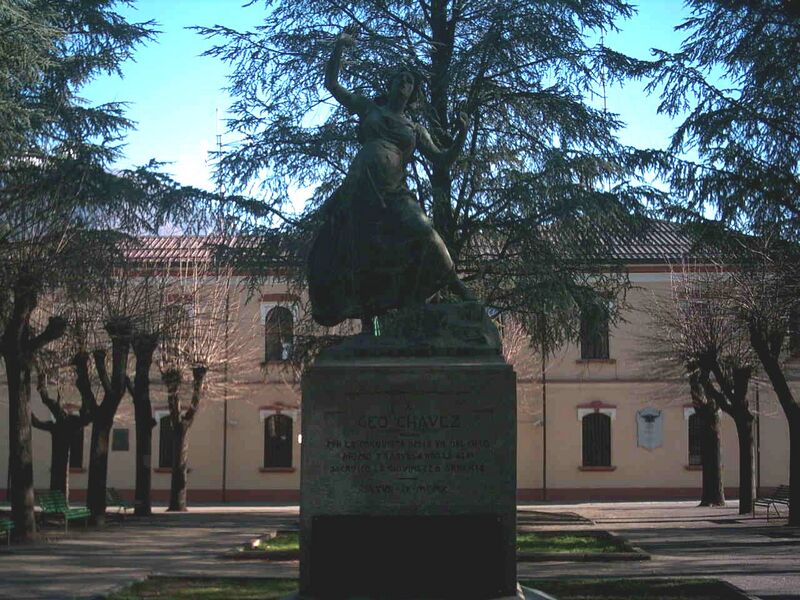 Файл:Domodossola.Monumento a Geo Chavez.JPG