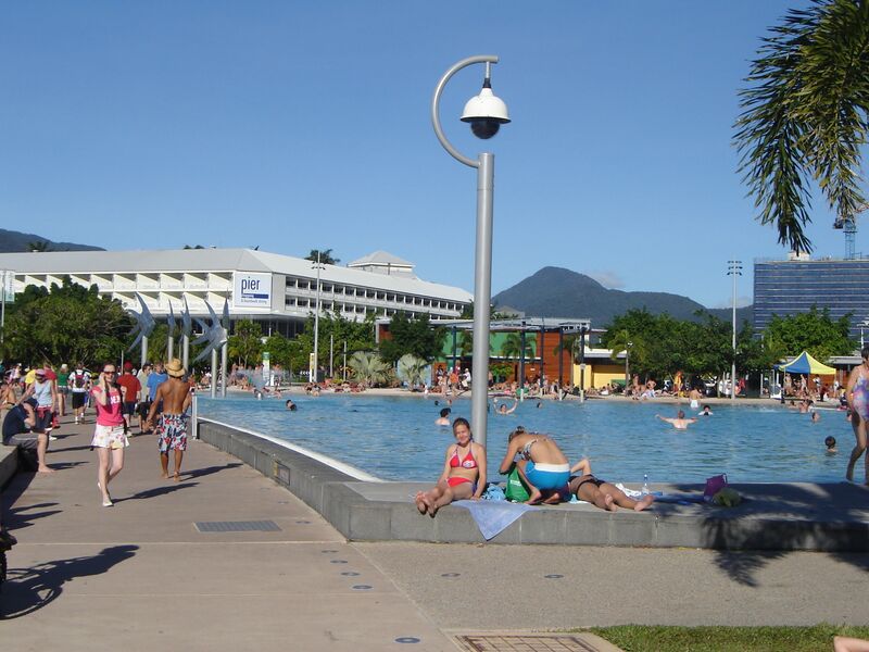 Файл:Cairns-Lagoon.JPG