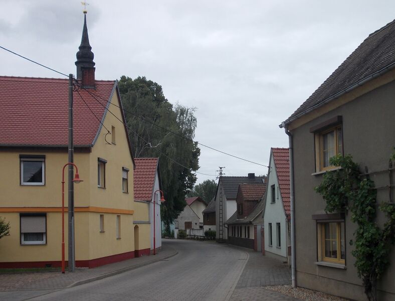 Файл:Friedensdorf-vWedelStr.JPG