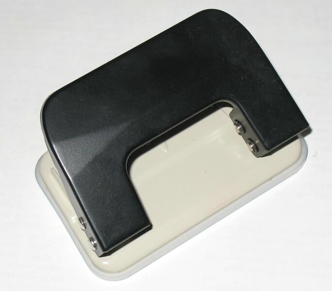 Файл:Hole punch.JPG